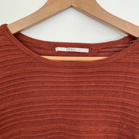 5/20$ Only Rust Ribbed Knit Top open back size small - Picture 3 of 6